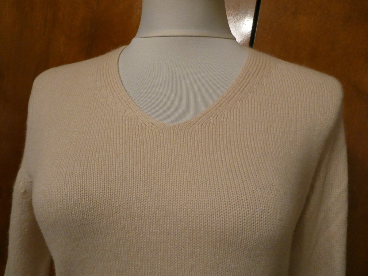 Repeat women's cream cashmere V-neck sweater size EU 40