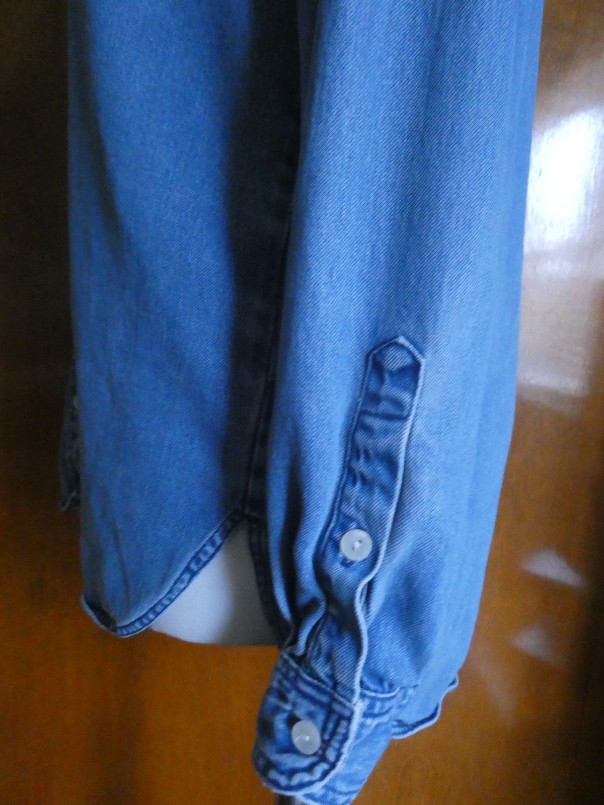 Abercrombie Fitch Women Chambray Denim Button Down Long Sleeve Boyfriend Shirt M