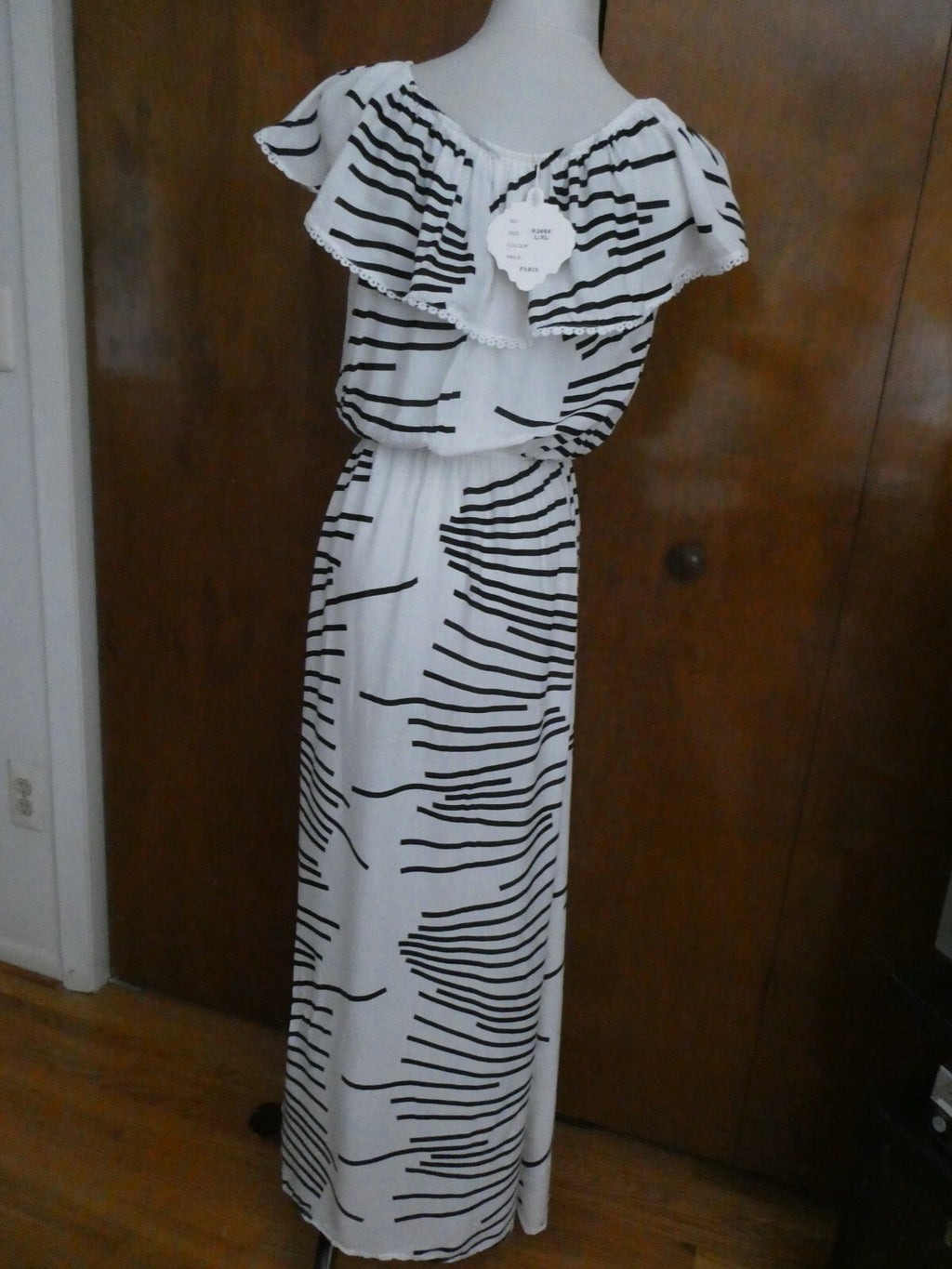 J.Stars Sexy Maxi Dress Off Shoulders Ruffles Multi-Color White/Black Size L/XL