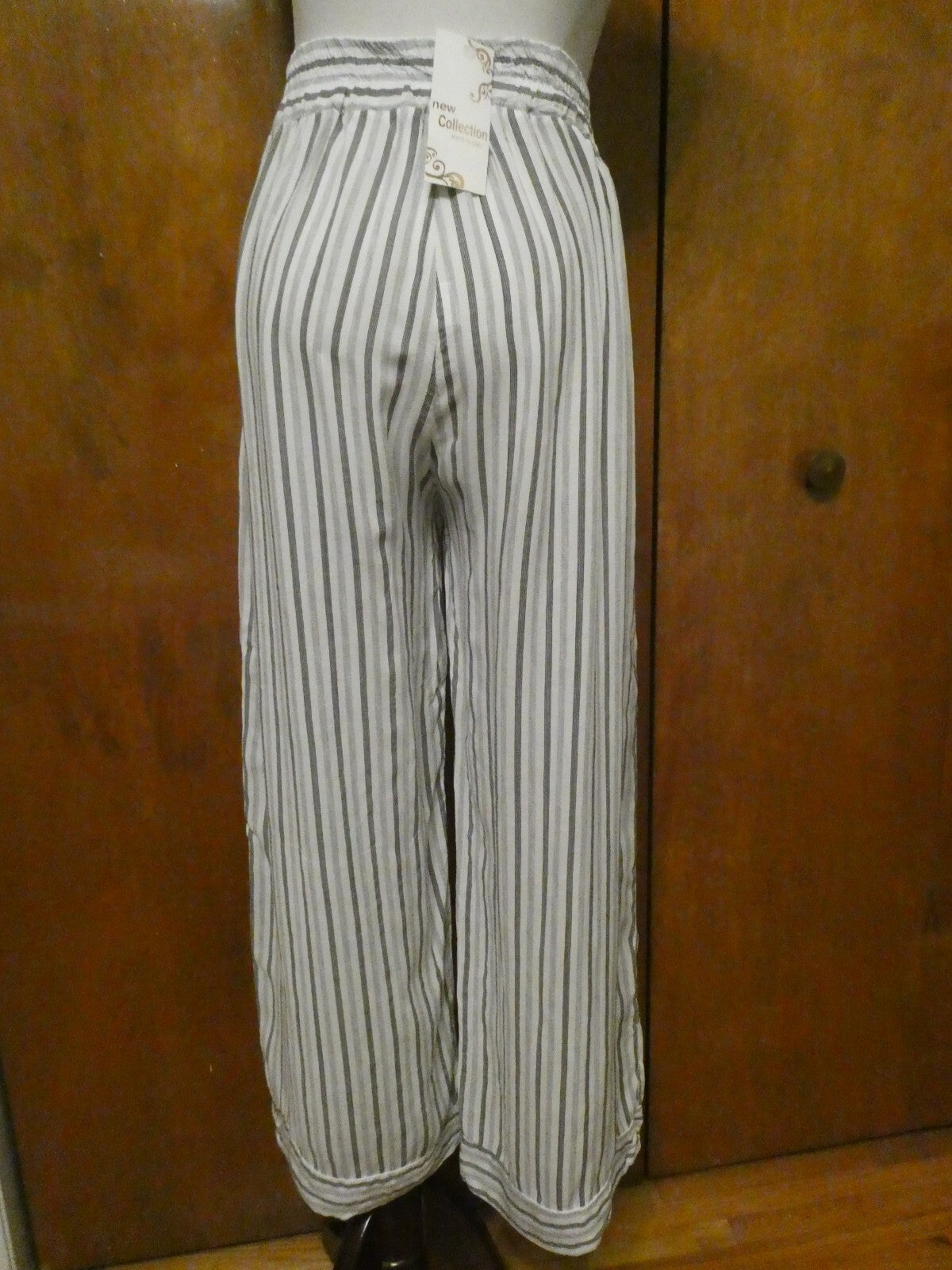 Collection Women White/Gray Viscos lightweight Summer Capris Pants Medium Italy