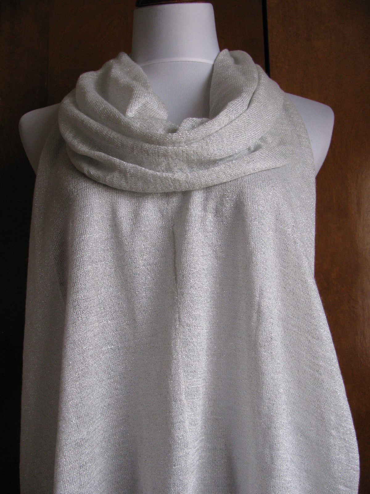 Rachel Roy women's light silver fancy top size Small 