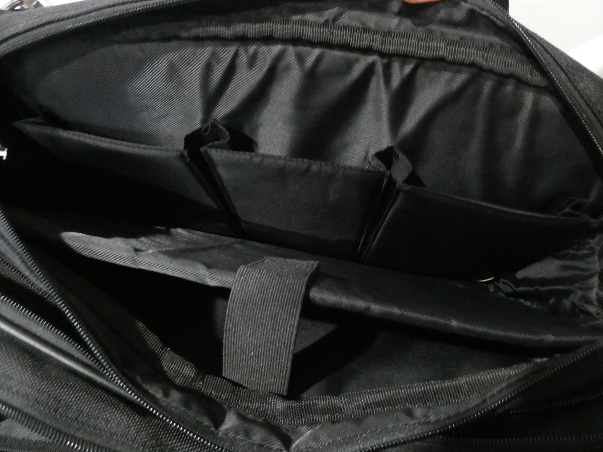 Kenneth Cole Reaction Black Expandable Laptop Messenger Bag Briefcase Crossbody