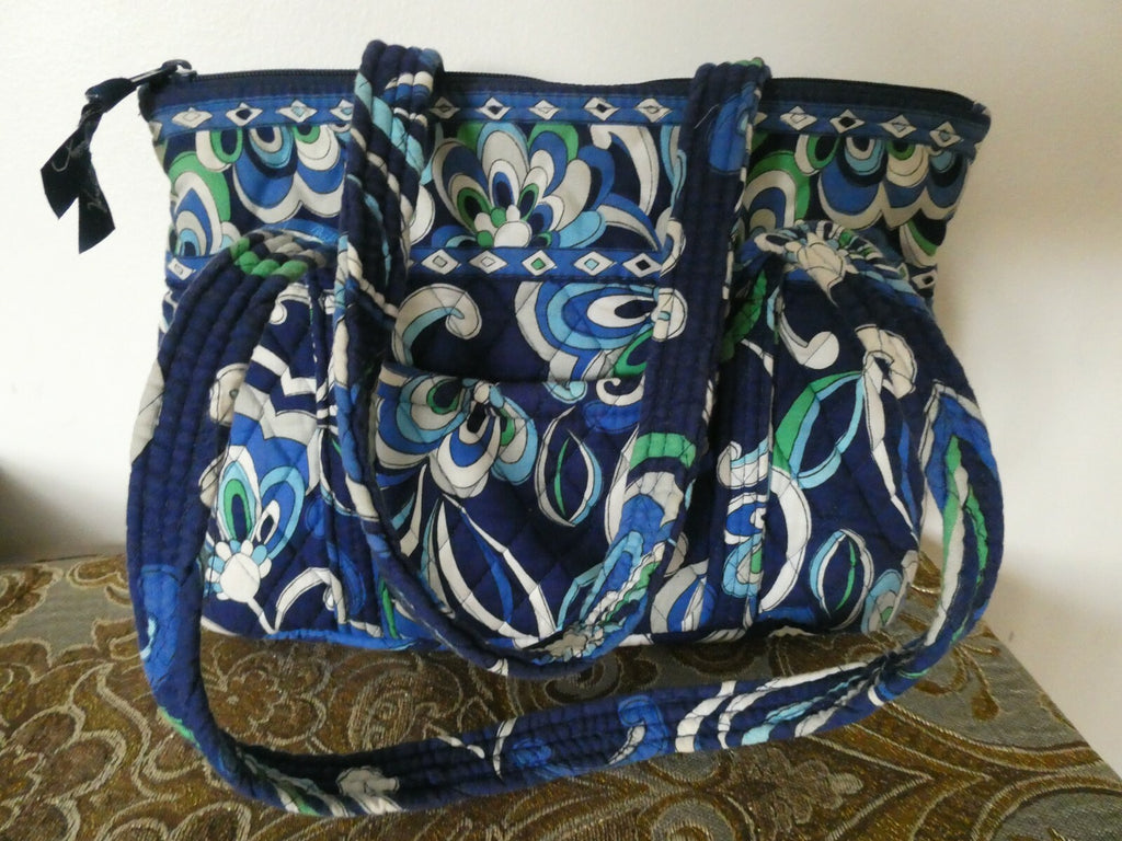Vera Bradley Women's Blue/Gray/Green Shoulder Quilted Zippered Bag
