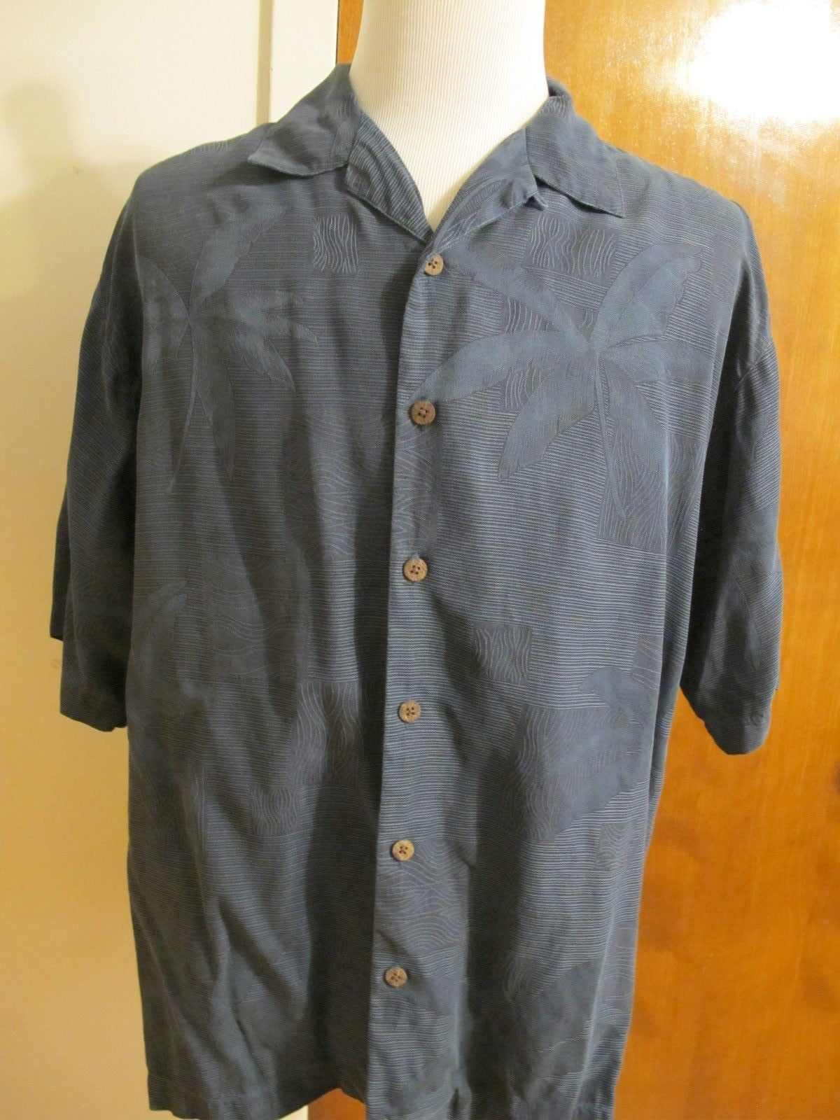 Tommy Bahama Men's Summer Silk Multi Color Blue Black Shirt Size Large 