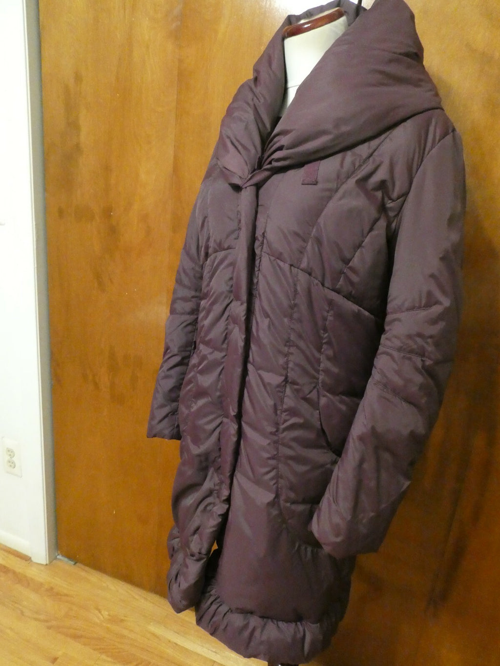 Tahari Women's Burgundy Down Puffer Winter Detailed Coat Jacket Small