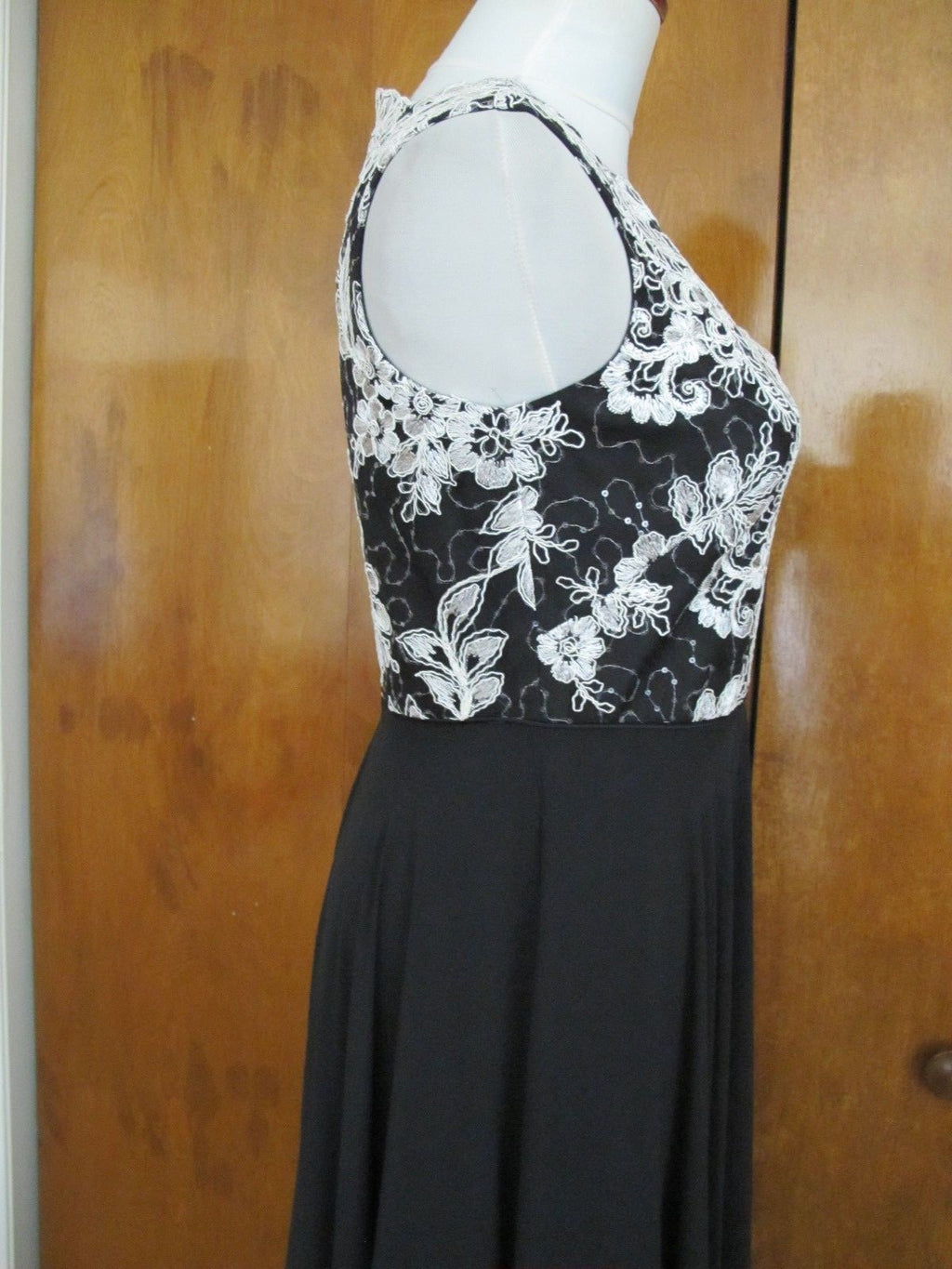 Aidan Mattox Women's Black Detailed Floral Lace Evening Maxi A-line Dress 4 New