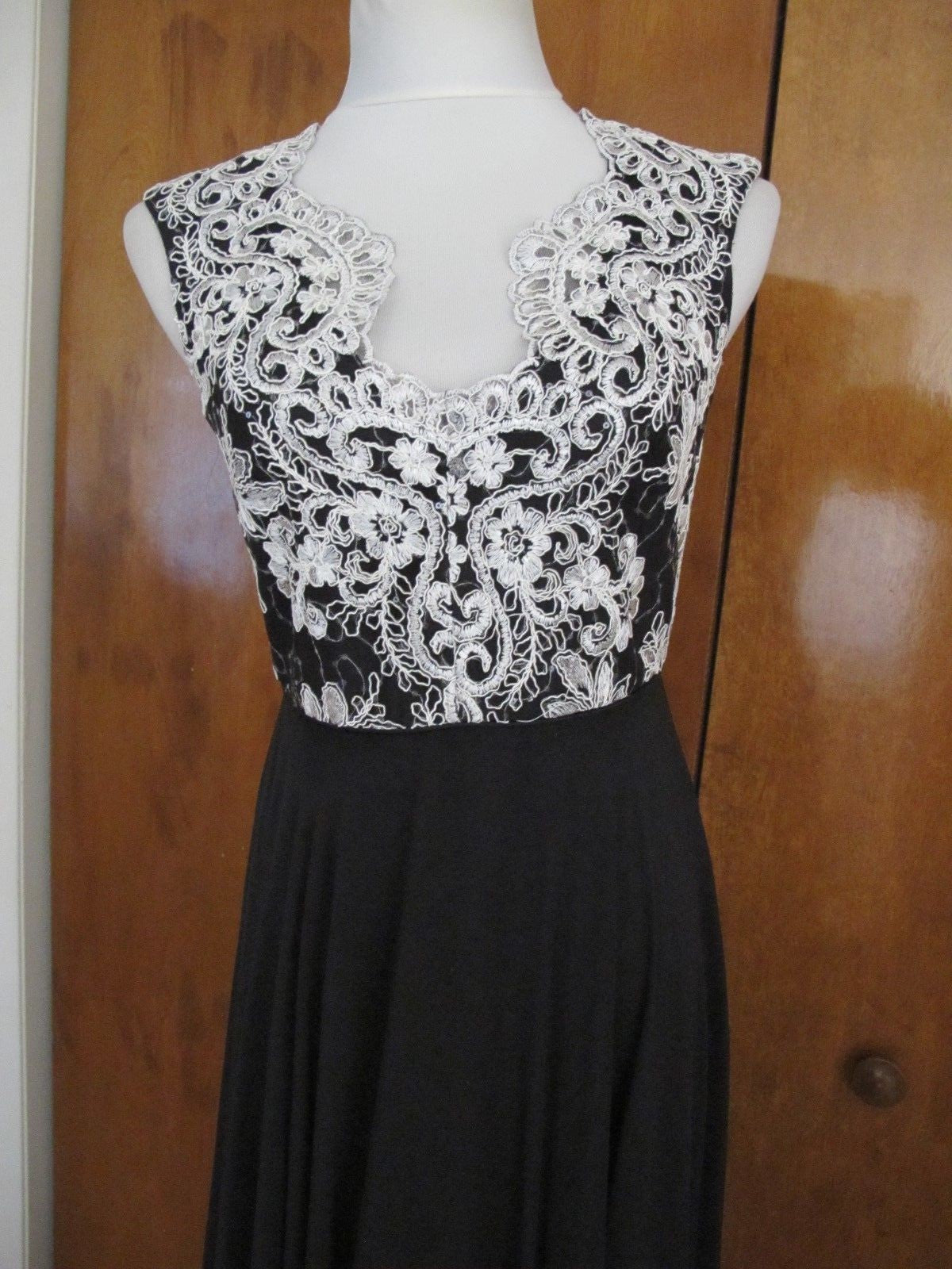 Aidan Mattox Women's Black Detailed Floral Lace Evening Maxi A-line Dress 4 New