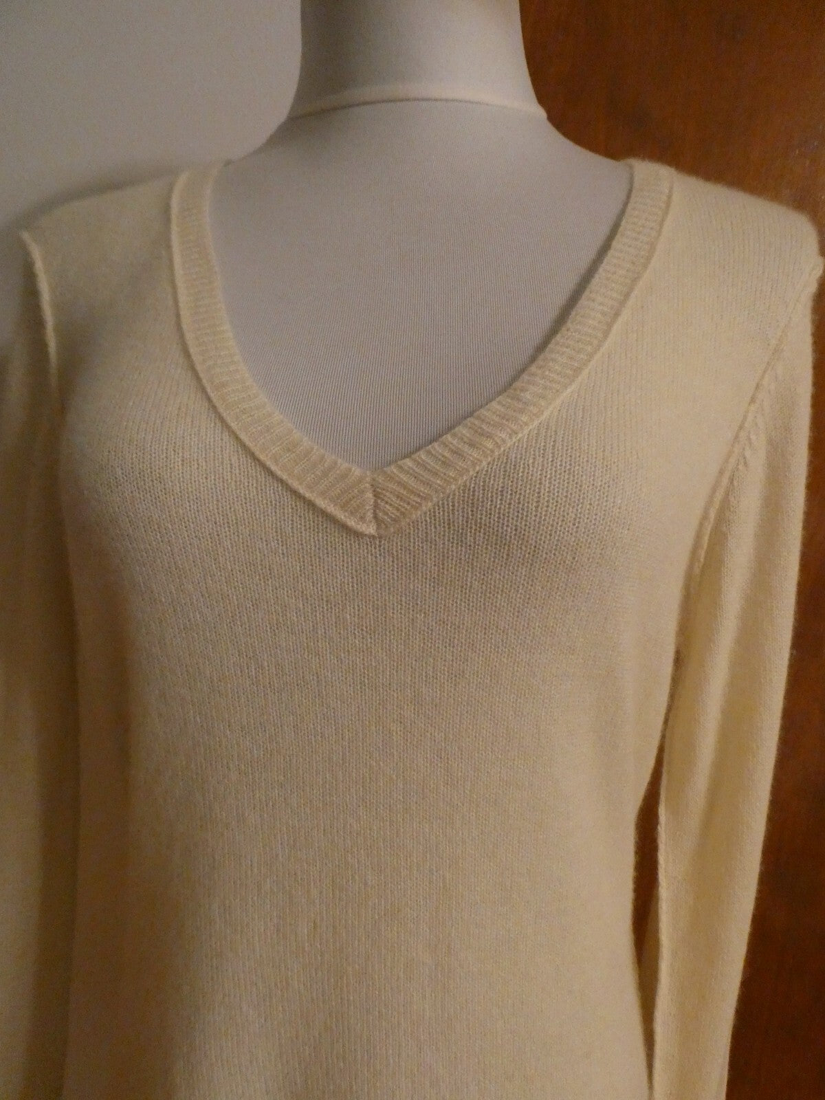 Aqua Womens Lemon Ice Cashmere V-neck Back Detailed Sweater New