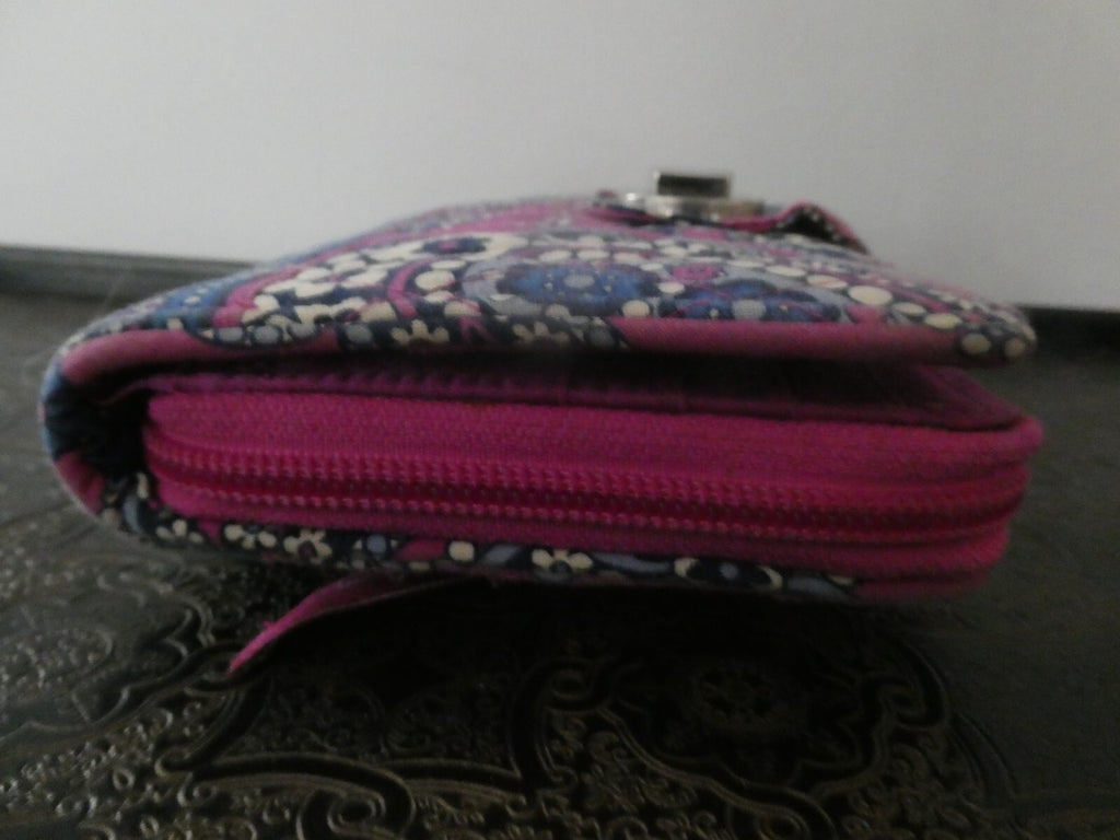 Vera Bradley Women’s Turncock Pink Floral Pattern Wallet Size Large