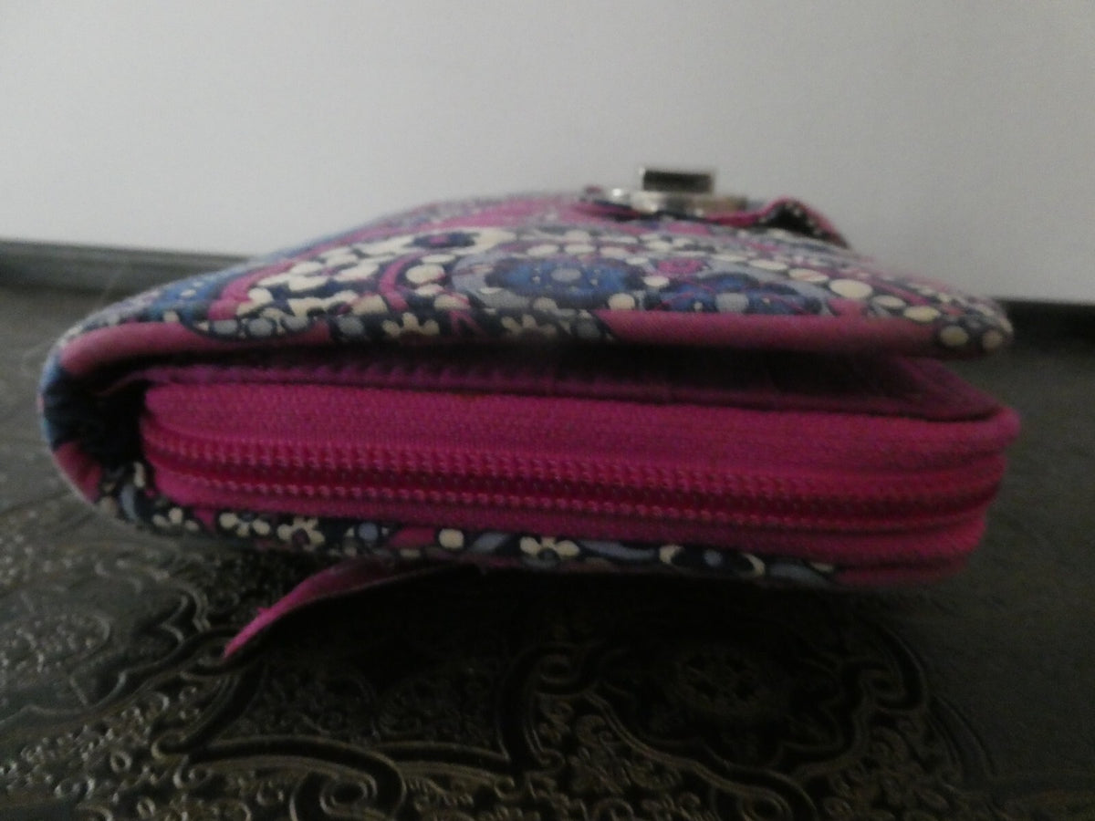 Vera Bradley Women’s Turncock Pink Floral Pattern Wallet Size Large