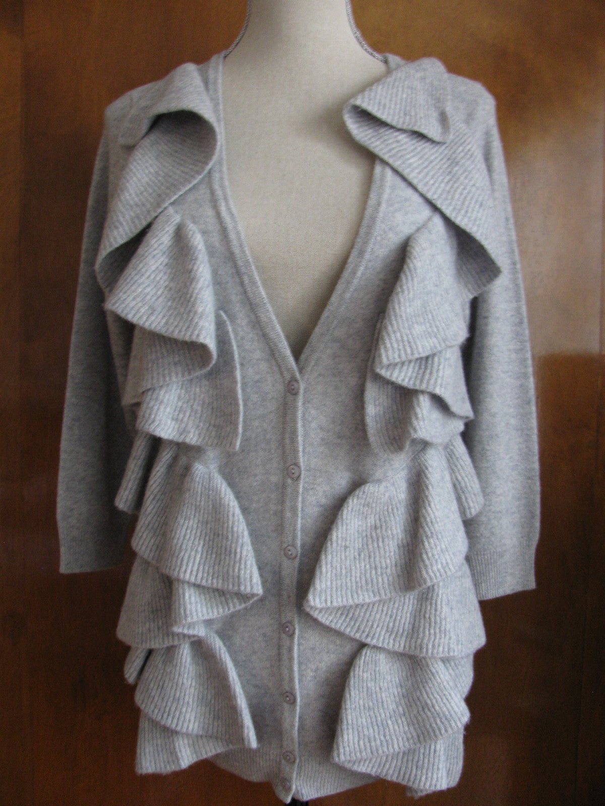 Sutton Studio women's gray wool cashmere buttoned ruffle cardigan Large