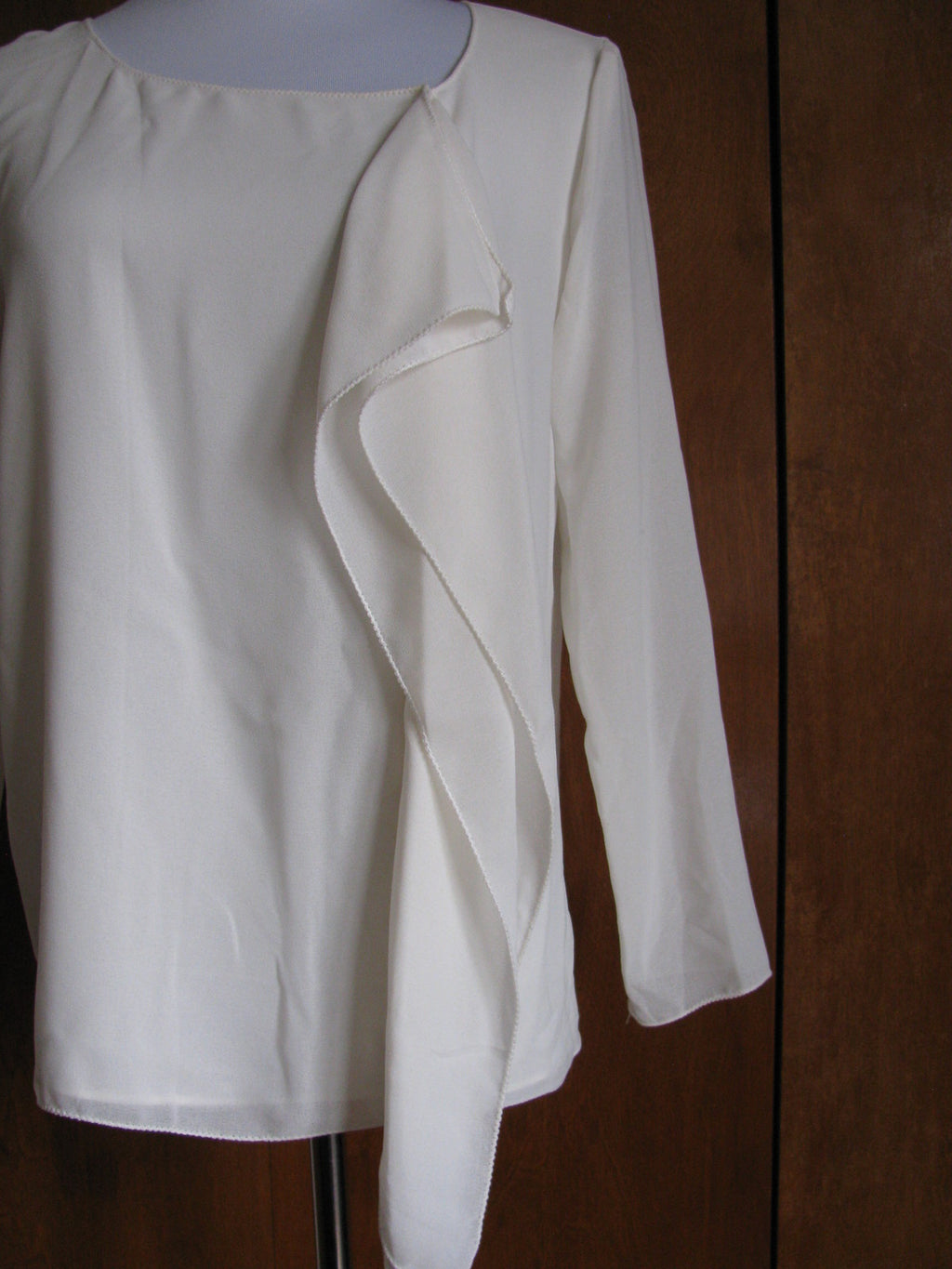 Max Studio women's ivory ruffle long sleeves blouse top Petite Large
