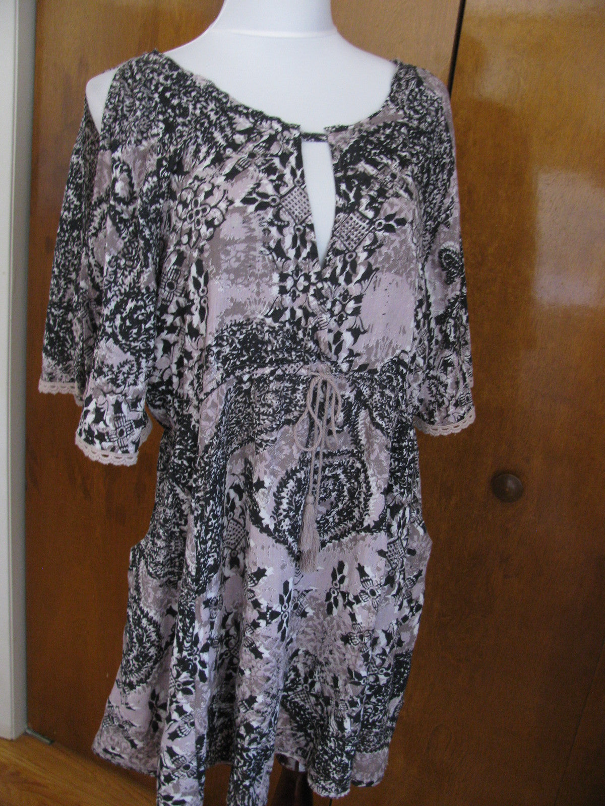 Free People women’s multi color relaxed fit lined soft rayon dress Large