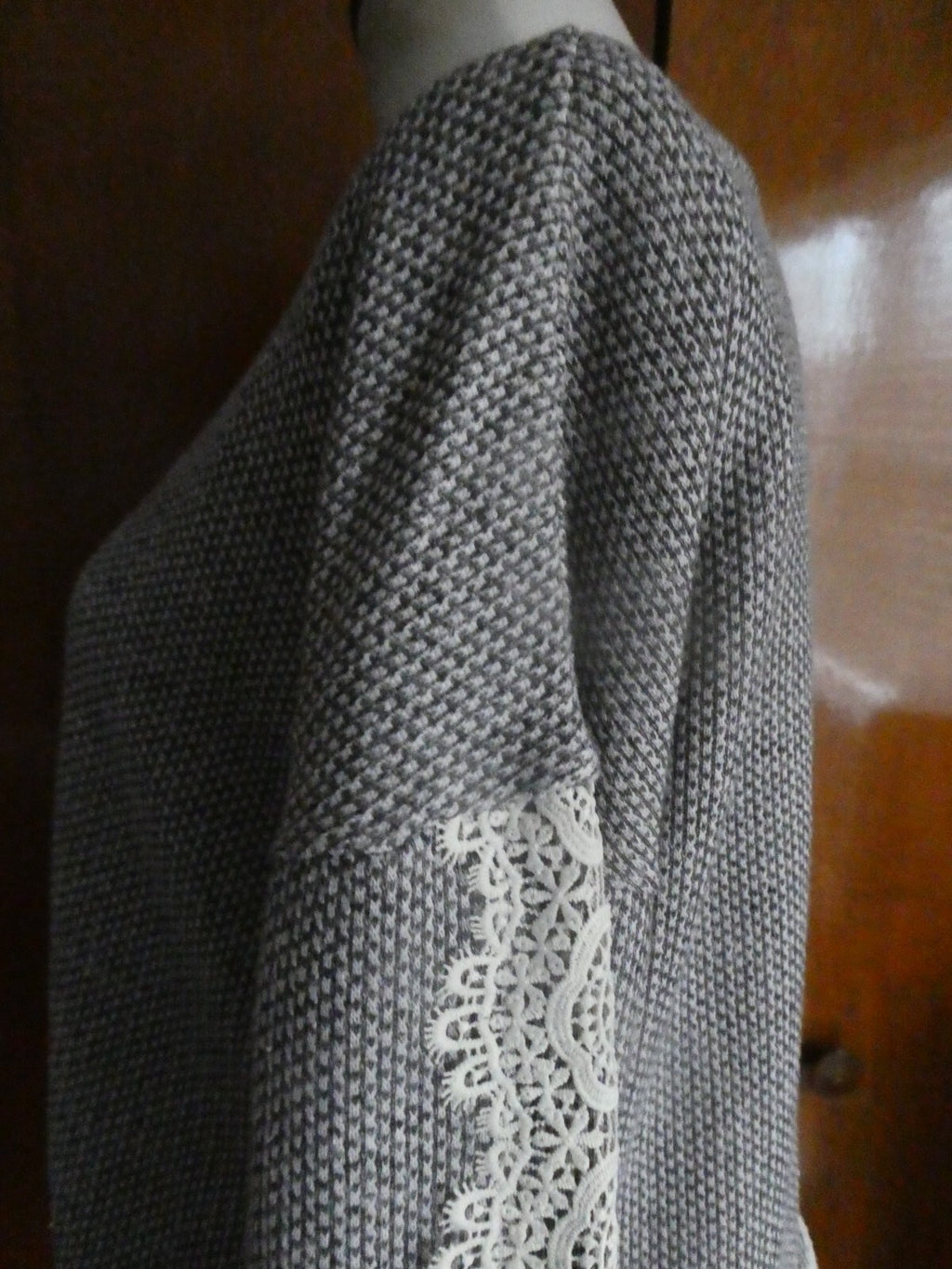 HANNAH Women's Soft V-neck Long Sleeves Sweater Gray Size Medium