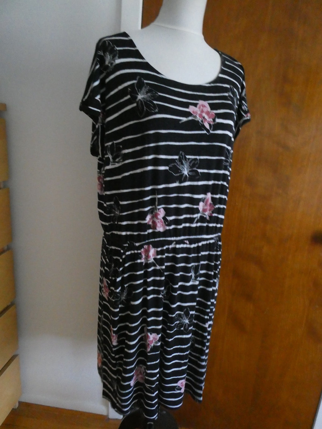 Apt 9 Dress Women's XL Black White Stripe Floral Rayon Spandex Pockets RN 73277
