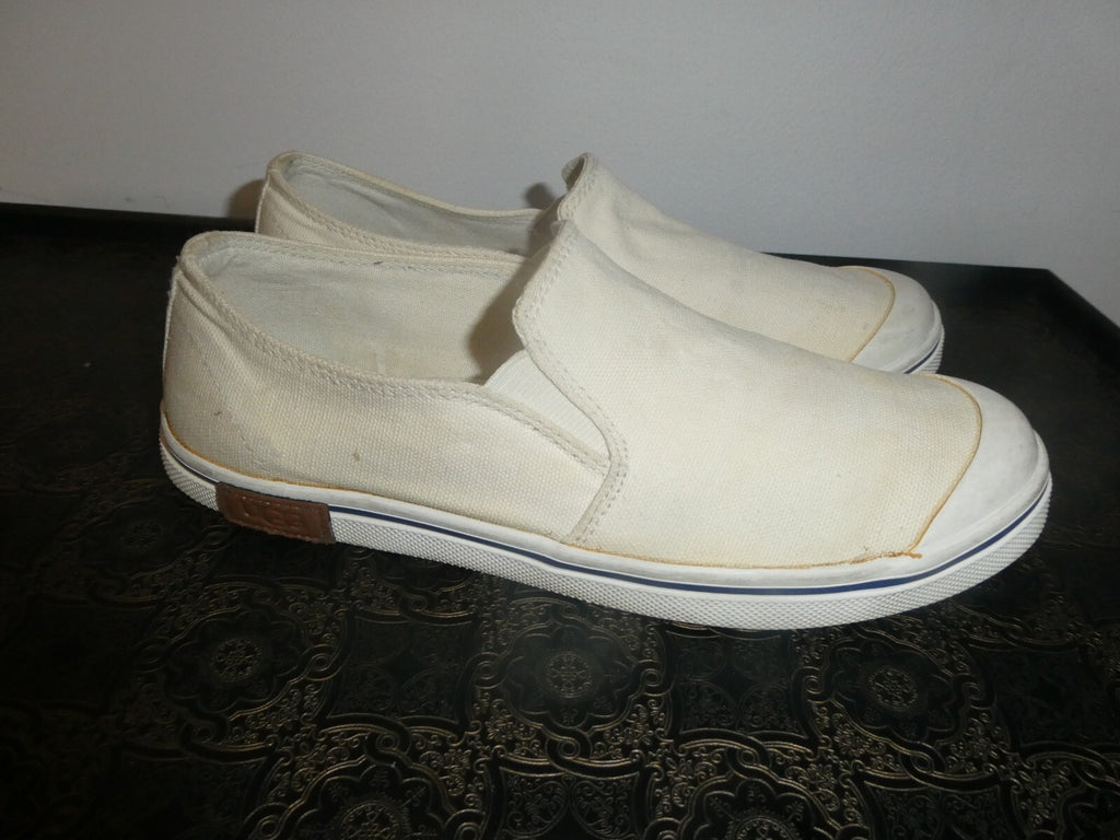UGG Women’s Ivory Slip On Sneakers Size 5 US