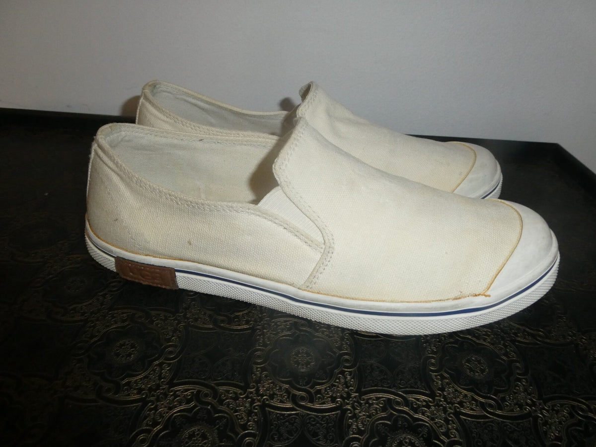 UGG Women’s Ivory Slip On Sneakers Size 5 US