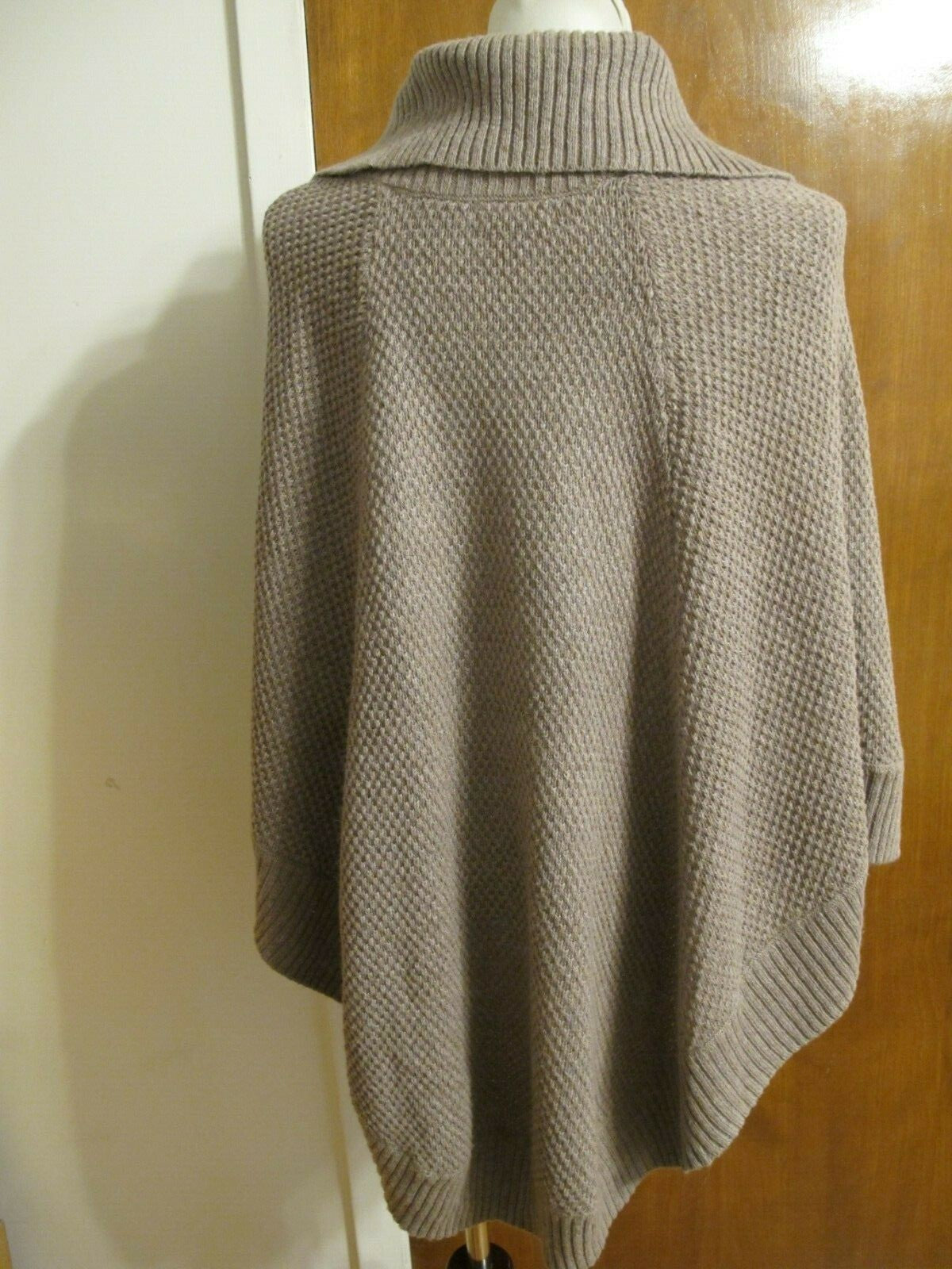 Gap Poncho  Women's Beige With Pockets Medium