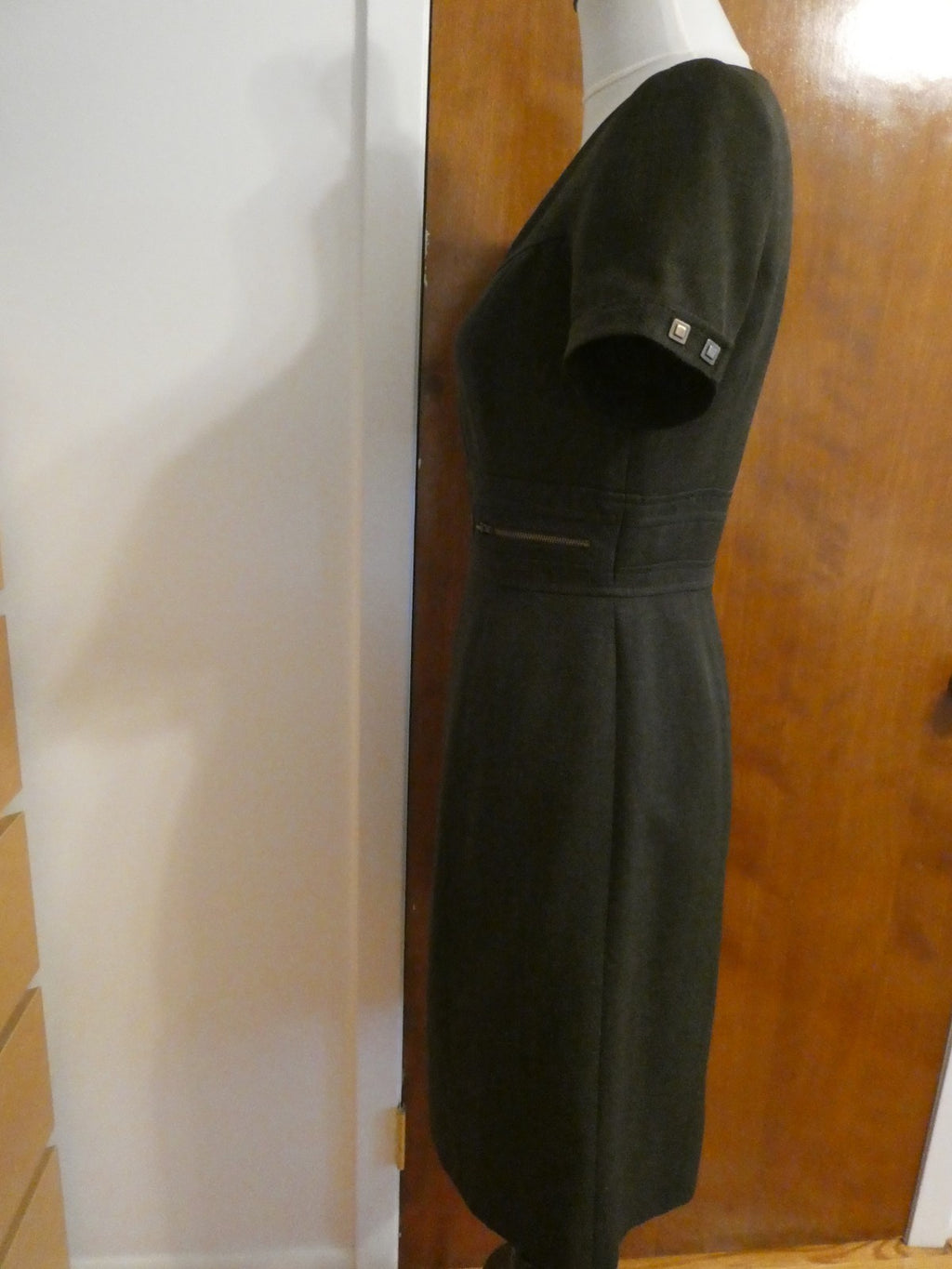 Tahari Arthur S. Levine Women Dark Brown Sheath Dress Lined Slit Back Slit SZ 4