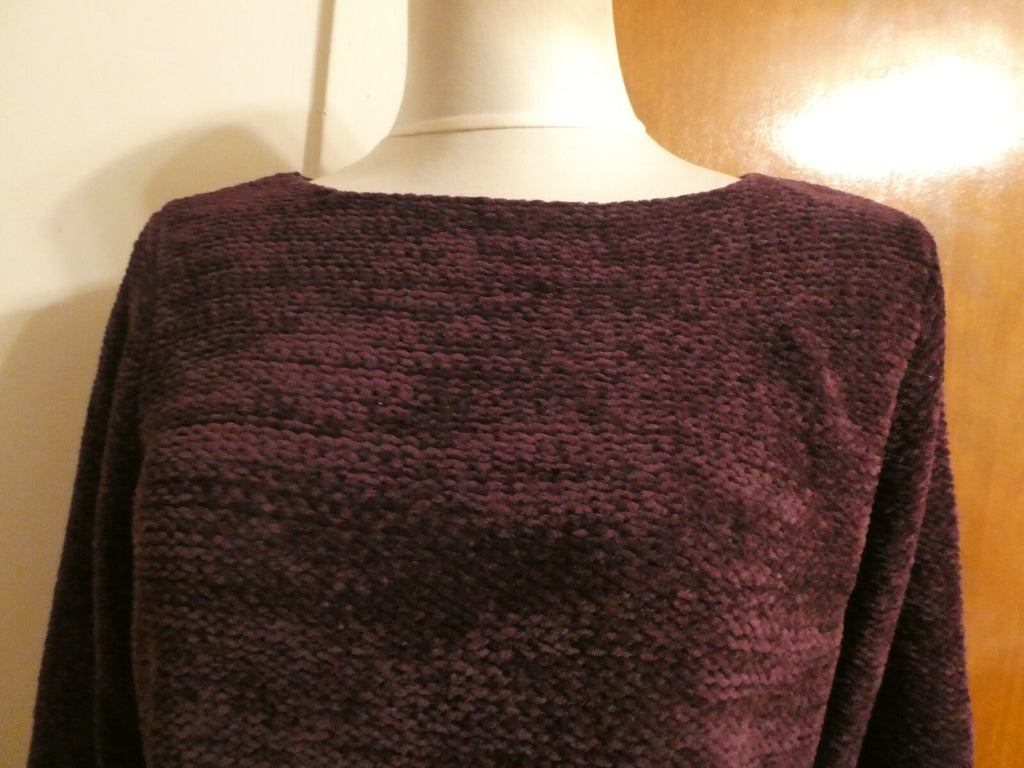 New York&Company women's dark purple long sleeves sweater size Medium preowned