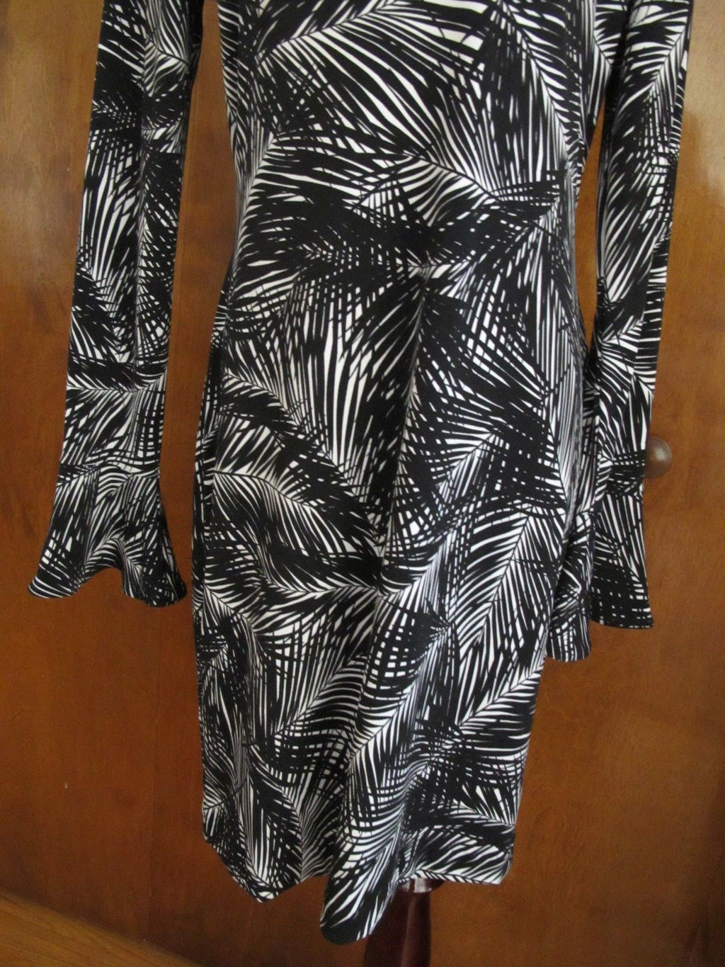 Michael Kors women’s black white jersey bell sleeves dress Large New