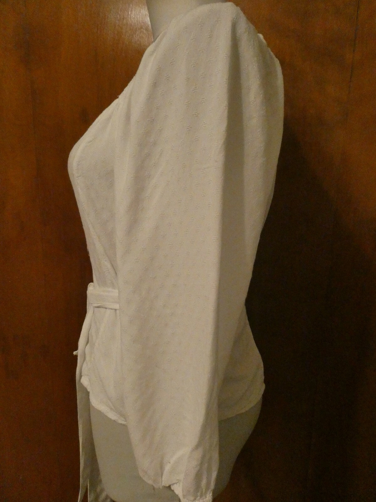 Abercrombie & Fitch women’s 100% viscose white top 