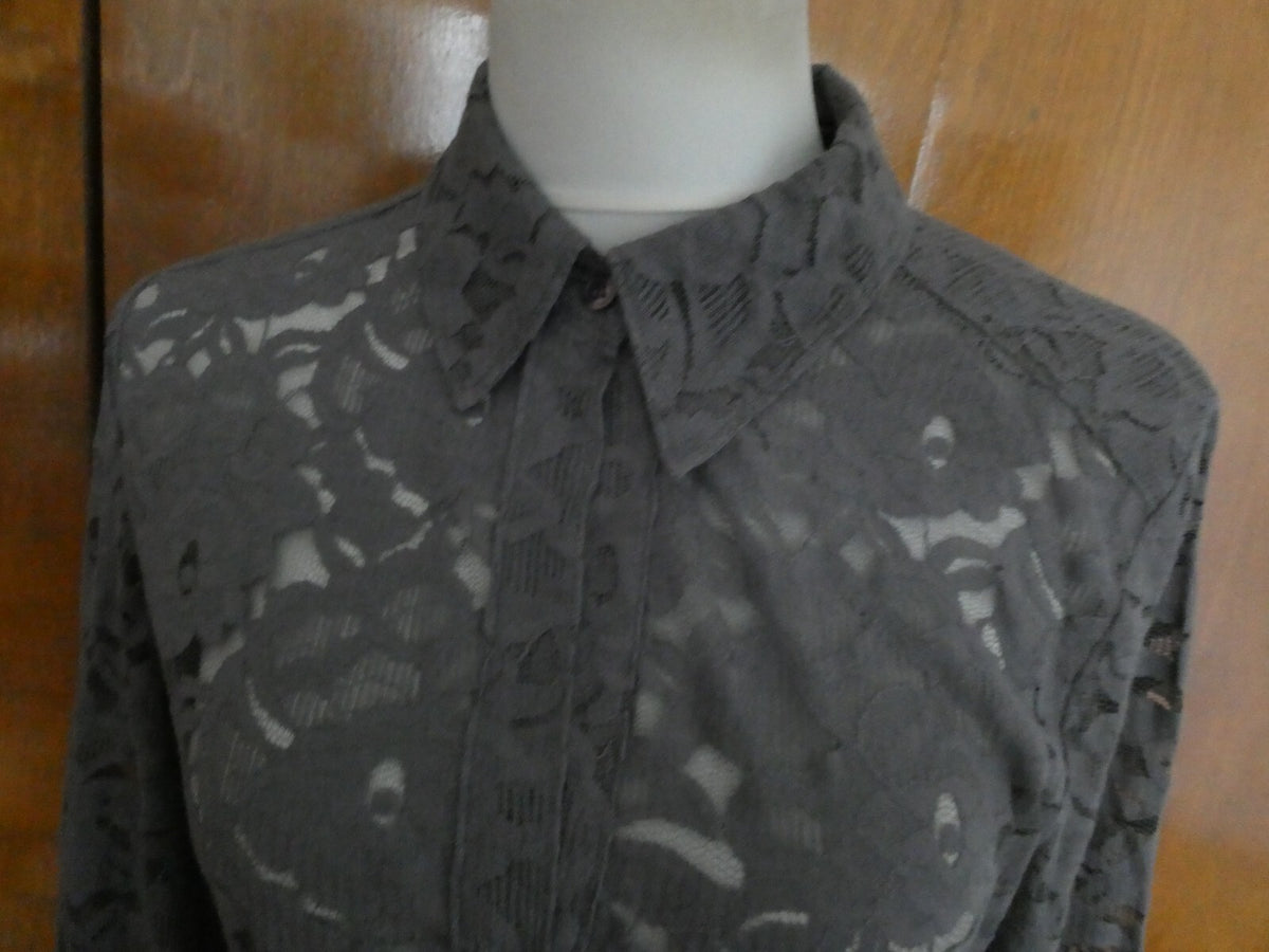 New York & Company women's gray fabric craft embroidered blouse Large