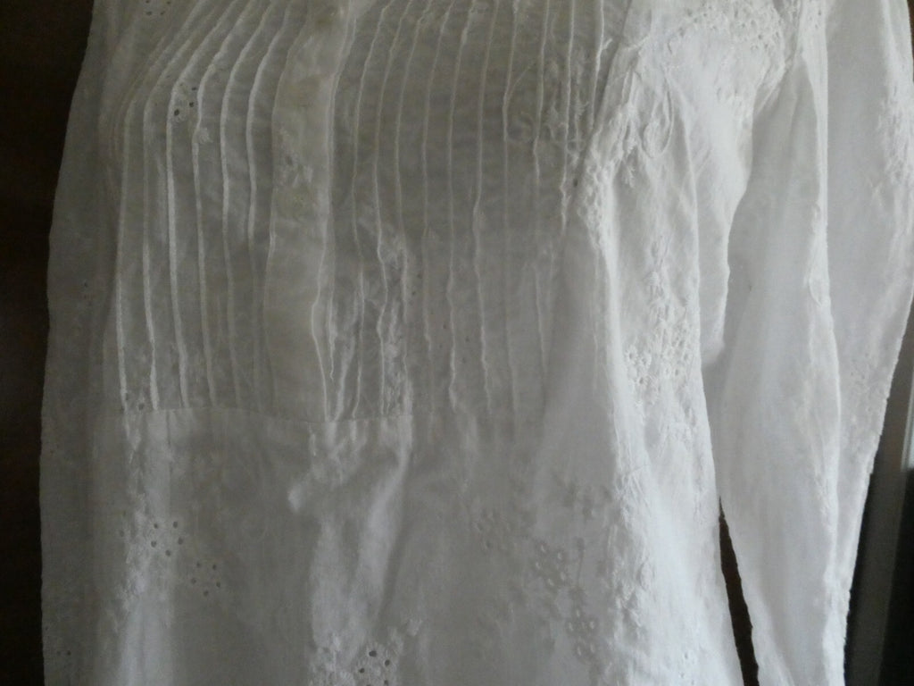 Coupe women's embroidered white long sleeves gorgeous top size Large