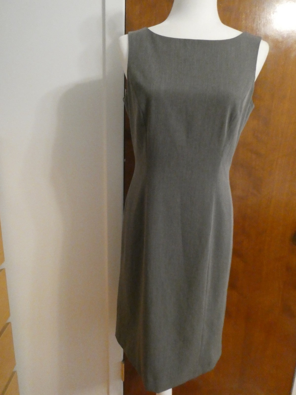 MIX by Tahari Arthur S. Levine Gray Sheath Dress Women Size 4 Lined Career