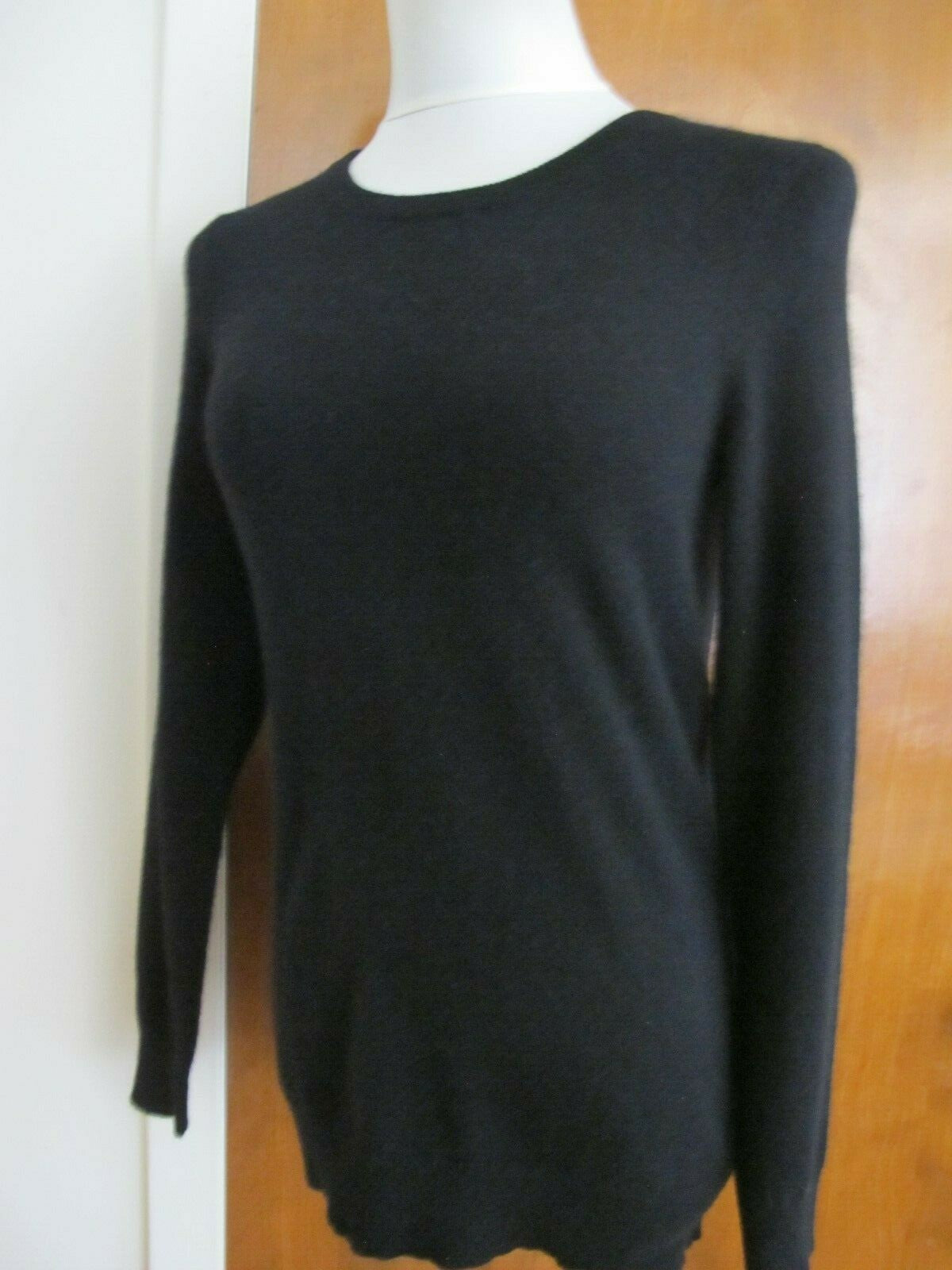 Bloomingdale's Women's Black 2 Ply Cashmere Sweater Size Small