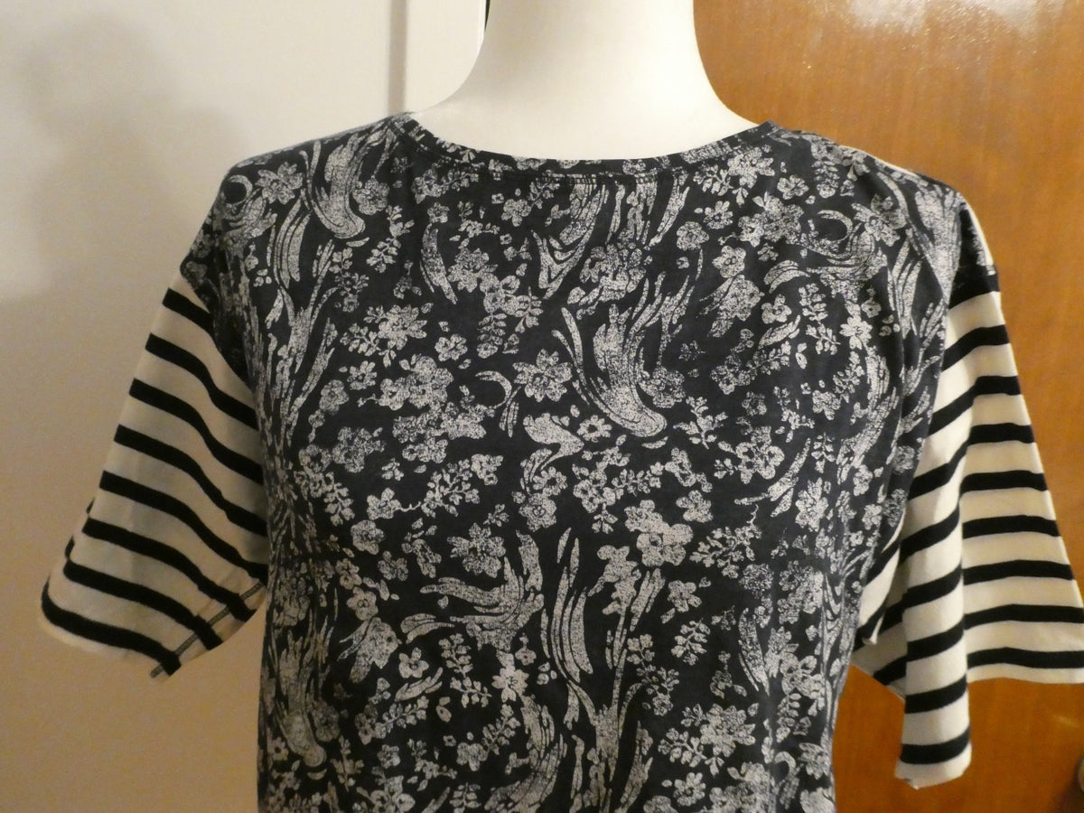 Gap women’s multicolor soft cotton short sleeve top size Large
