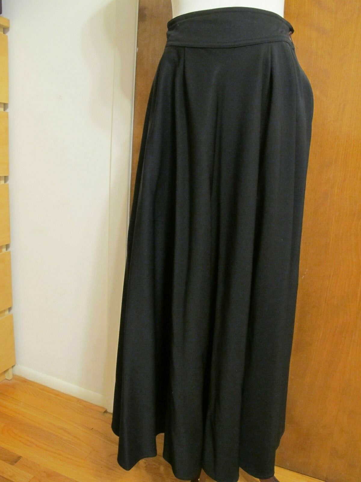 Rafaella woman's black A Line long skirt size 10 (fits size 8)