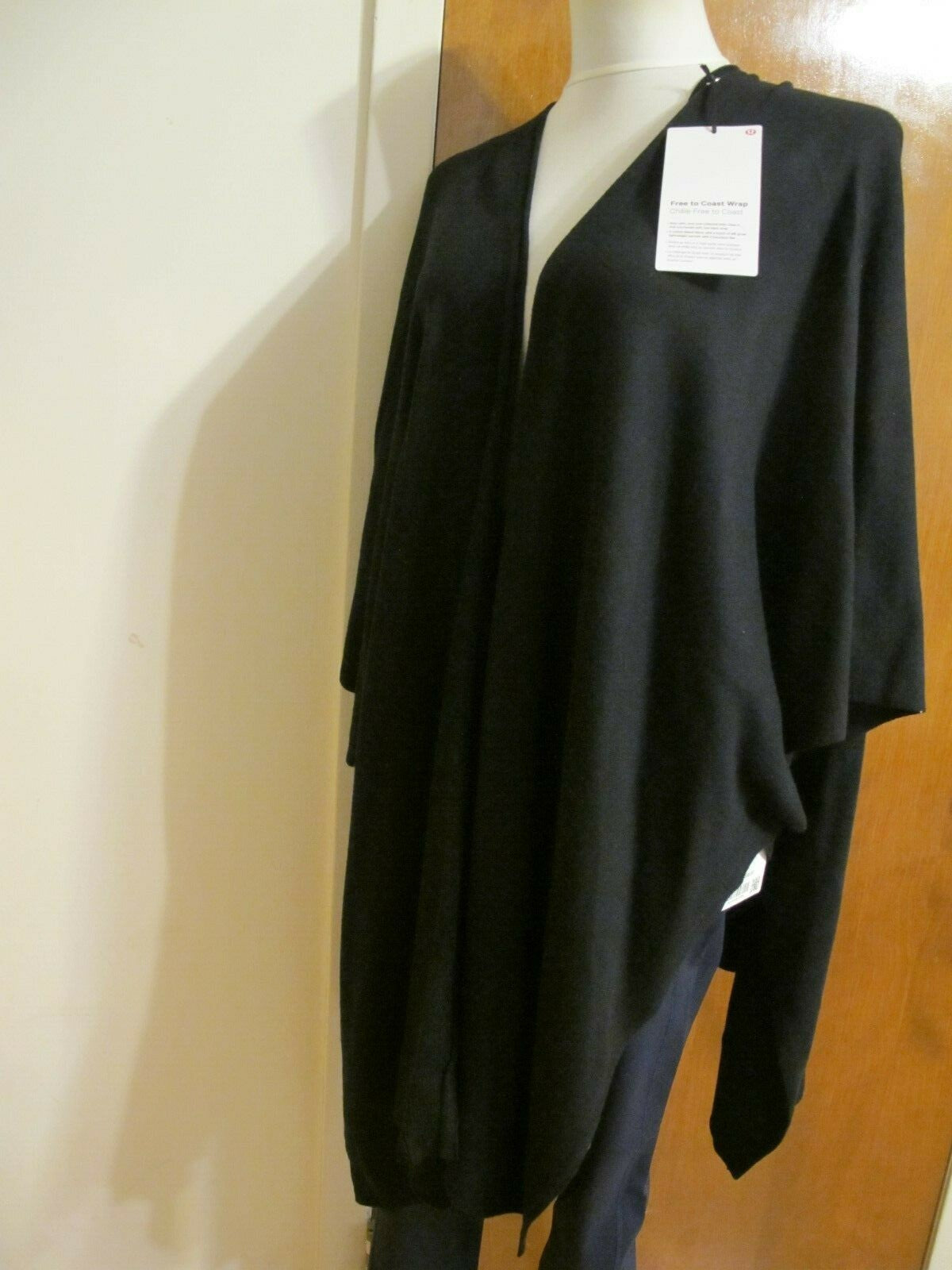 Lululemon women’s black athletic free to coast wrap cardigan OS
