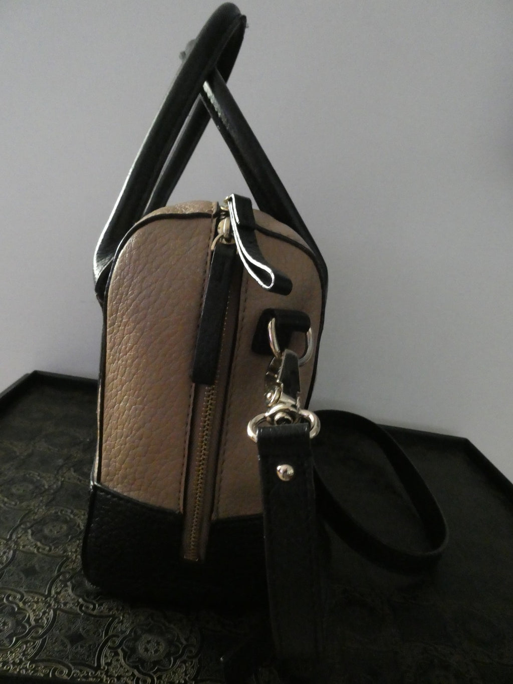 Kate Spade Women's Leather Tote Crossbody Bag Beige/Black Medium