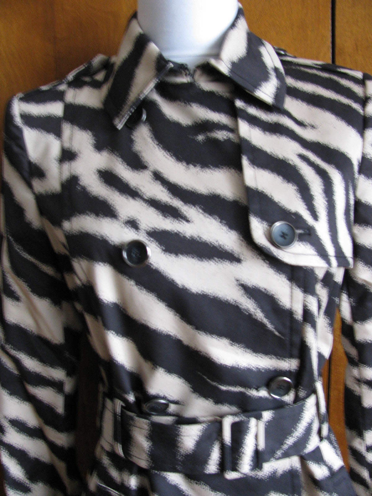 Anne Klein women's stylish champagne multi lined coat New