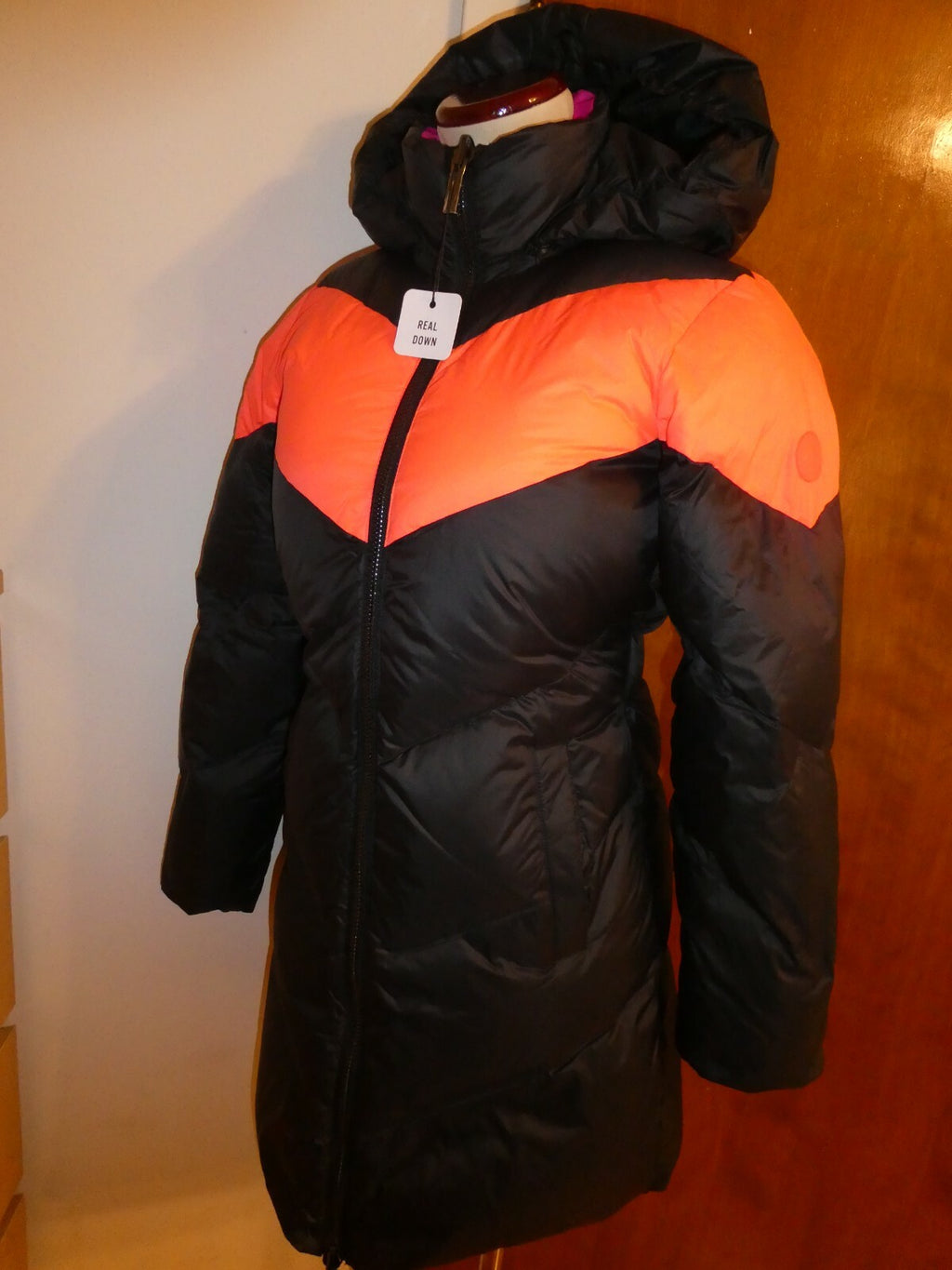 Armani Exchange Women's Black/Orange Reversible Winter Padded Jacket Coat XS