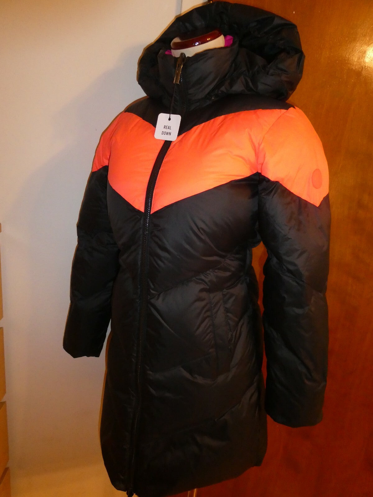 Armani Exchange Women's Black/Orange Reversible Winter Padded Jacket Coat XS