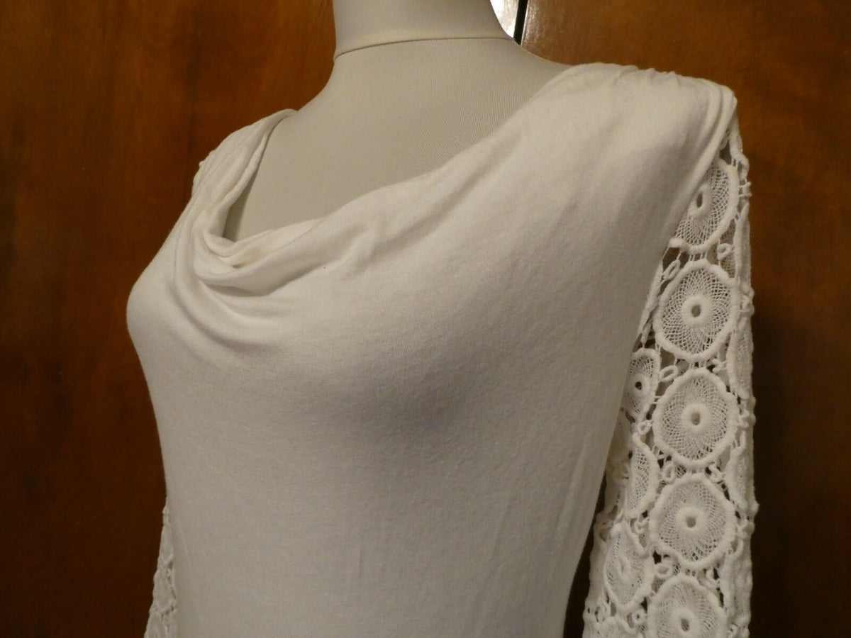 BEBE women’s white cotton crocheted long sleeves top size Small 