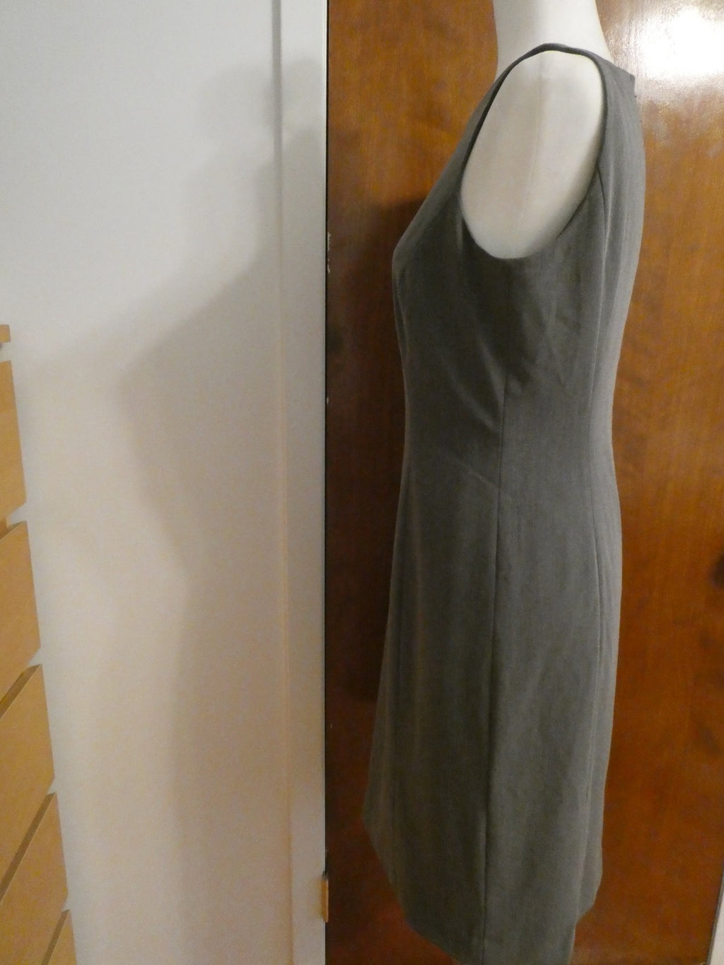 MIX by Tahari Arthur S. Levine Gray Sheath Dress Women Size 4 Lined Career