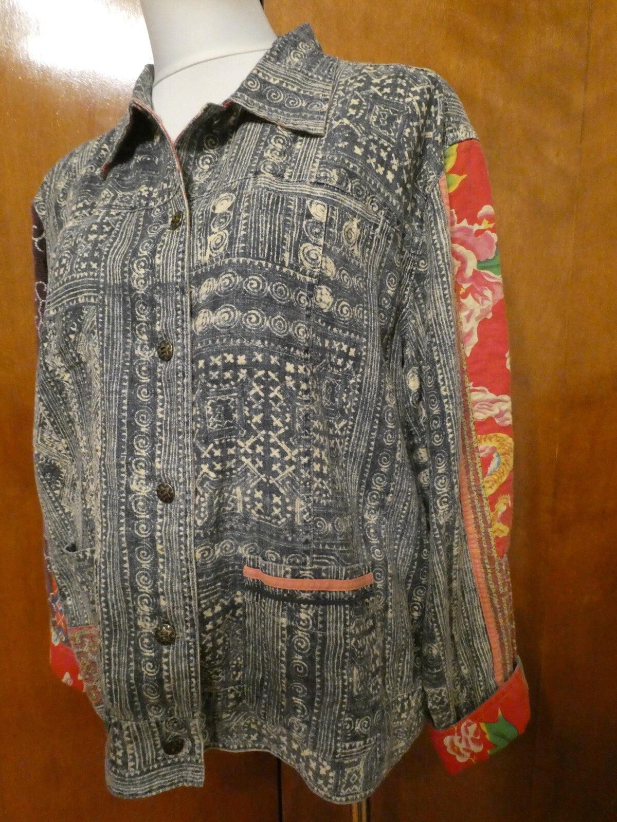 Chico's Blazer Jacket Multicolor embroidered denim size 3 Retail Price $98