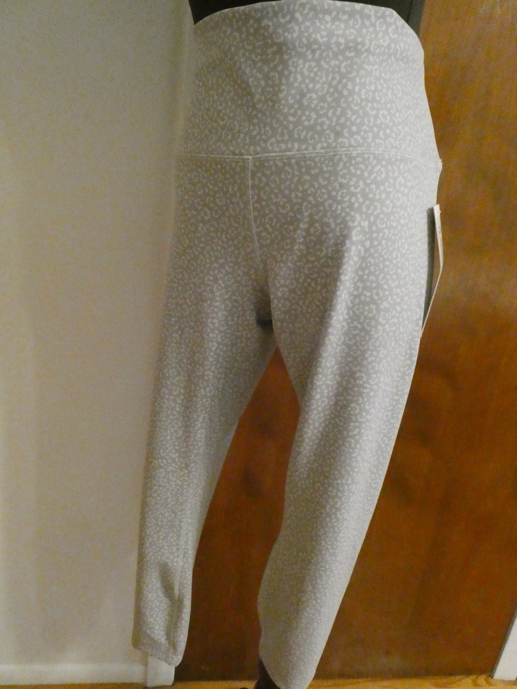 Lululemon Women Wunder Train High-Rise Crop 23" White/Gray Sz 14