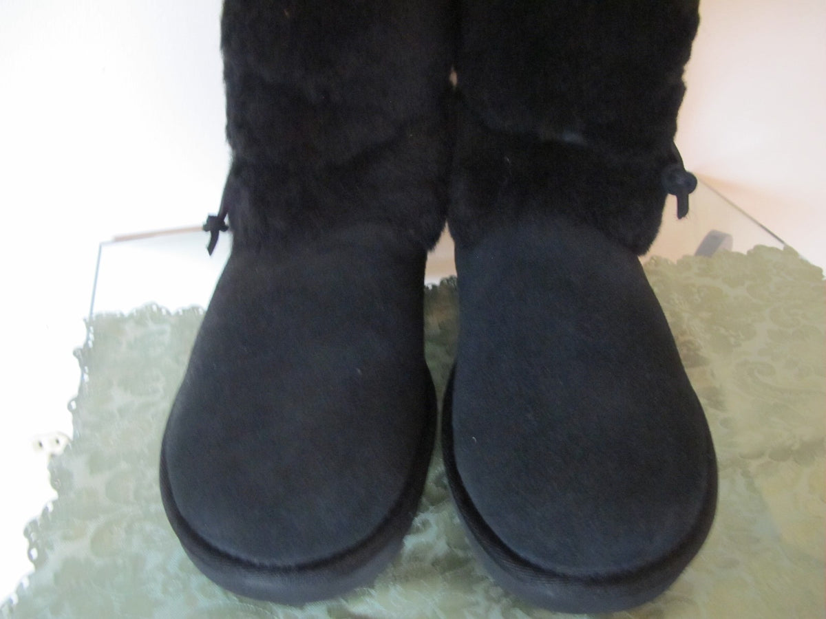 Ugg Australia women’s black suede and sheepskin New boots 