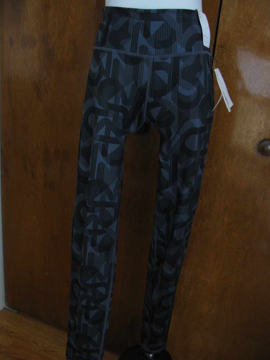GapFit women's gray logo print regular rise leggings size Large