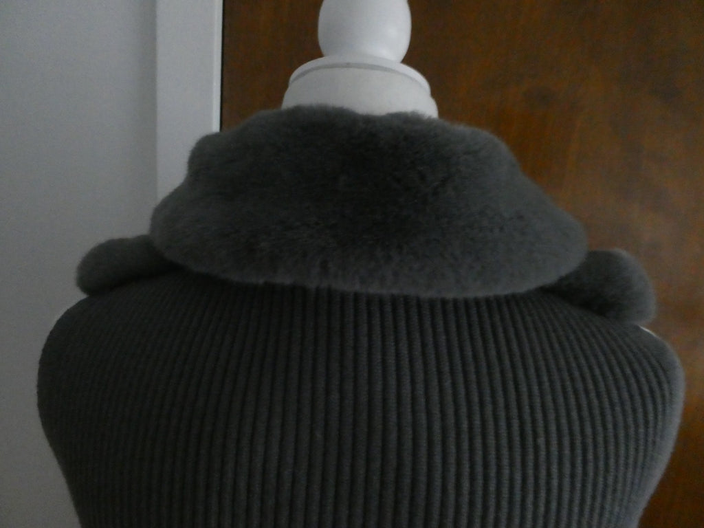 White House Black Market Women's Gray Faux Fur Sweater Vest Zip Front Size Large