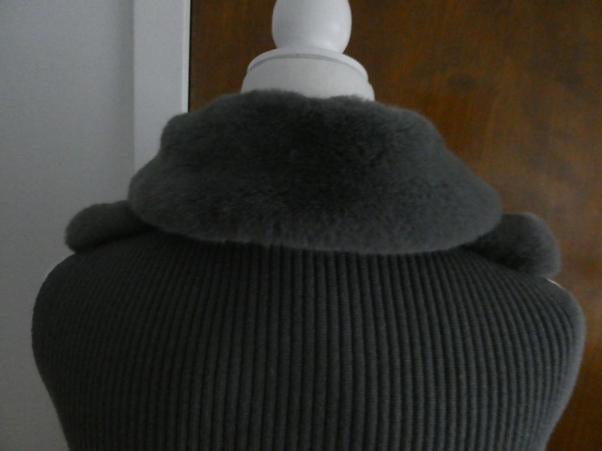 White House Black Market Women's Gray Faux Fur Sweater Vest Zip Front Size Large