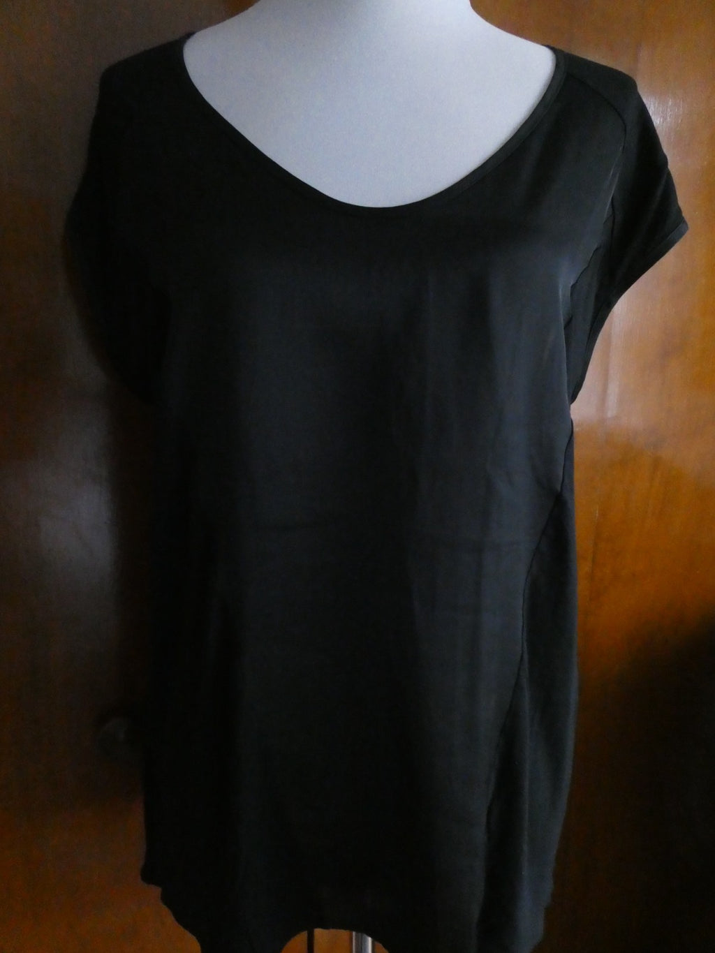 Gap women's gorgeous black detailed rayon top size Large