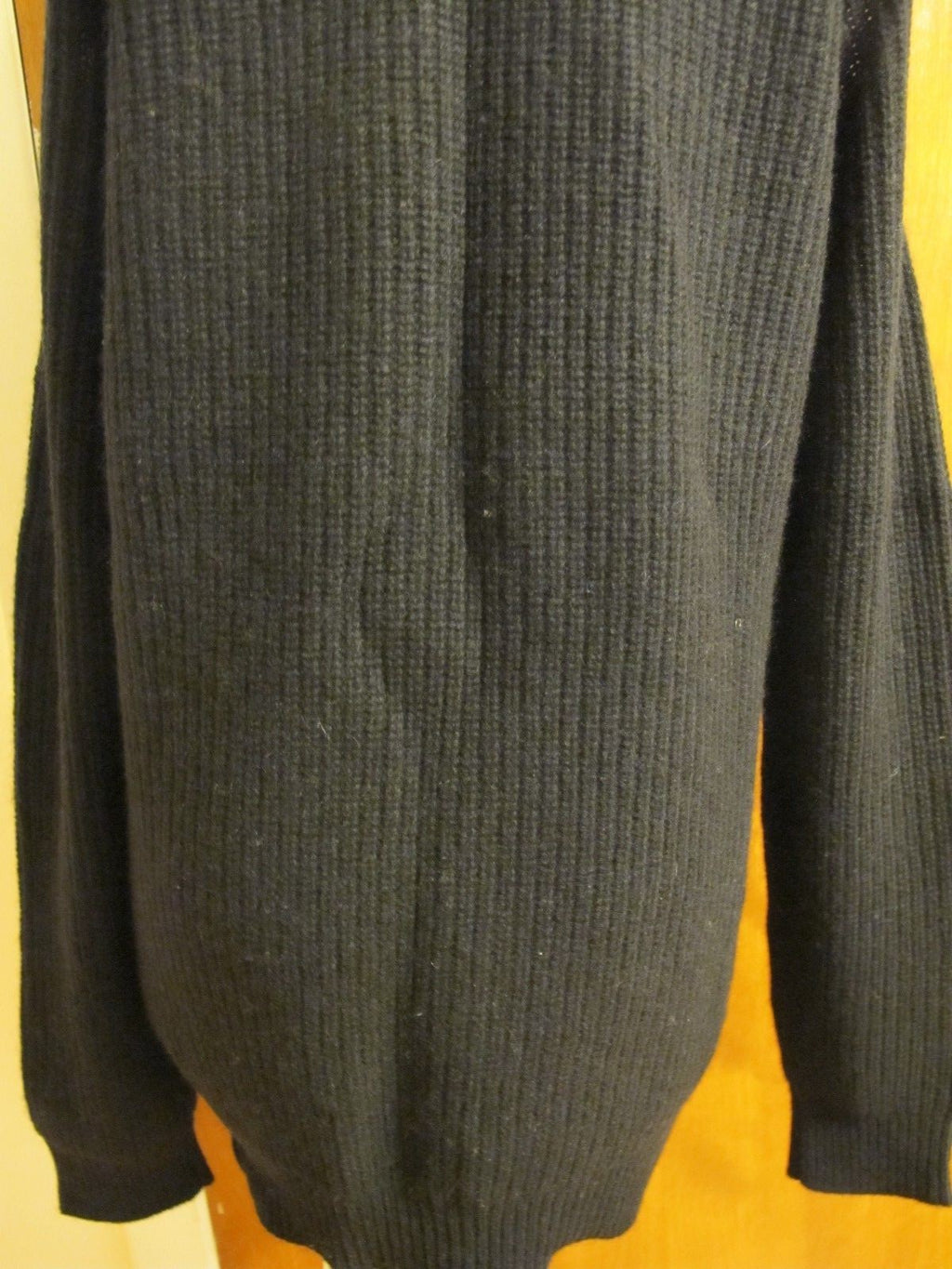 Bloomingdale Aqua Women's Black Cashmere Cold-Shoulder Detailed Sweater Medium