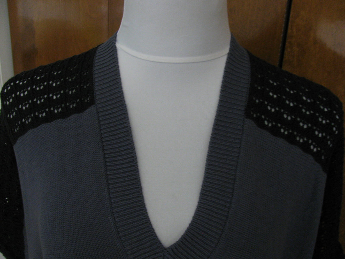 Gap women's gray black knitted gorgeous dolman vest large