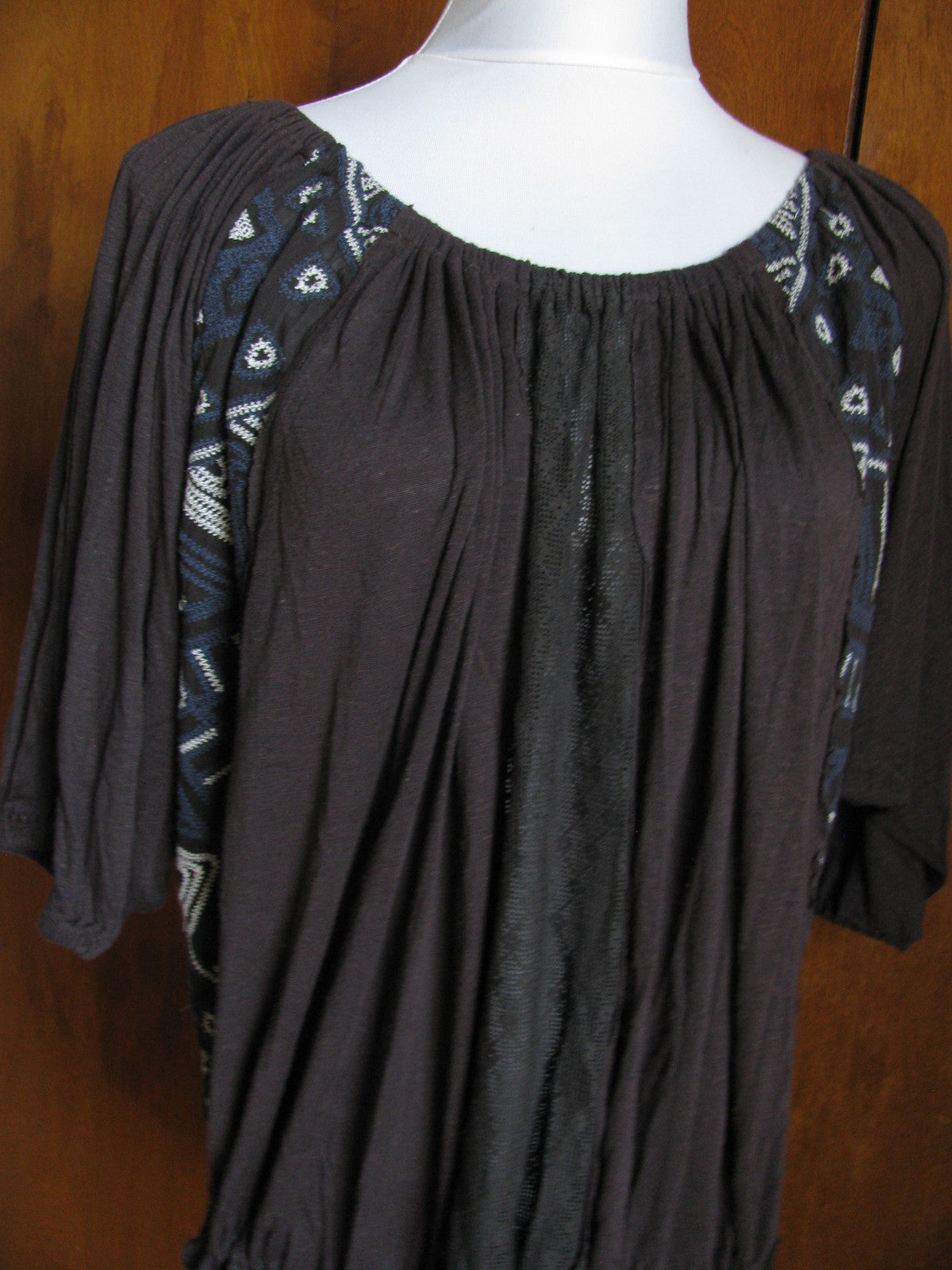 Free People women's dark gray embroidered top small fits medium 