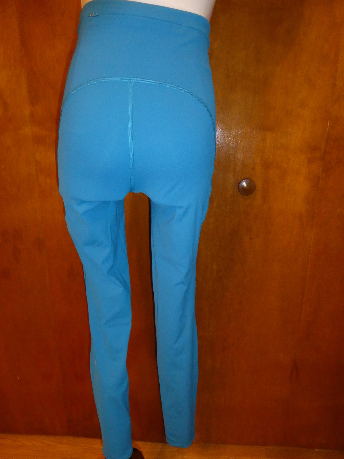Lululemon women's jogger blue swift speed HR tight 4, 6 (runs small)